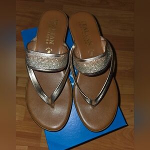 NOT FOR SALE. NIB Italian Shoemakers Jaylin Wedge Sandal Sz 8